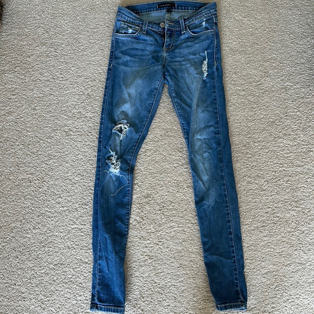 Ripped skinny jeans